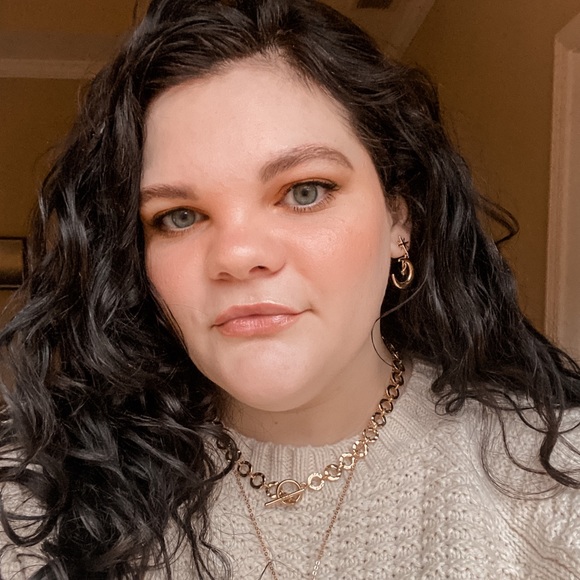 Meet your Posher, Mary Elizabeth - Picture 1 of 1